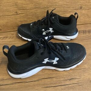 Under Armour Women's Charge Assert 8 - Size 7.5